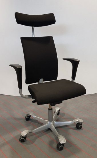 Bürostuhl mit Kopfstütze in interessantem Design “HAG 04”