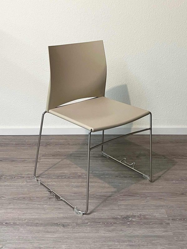 Schnäppchen-Angebot 40 Stuhl Besucherstuhl Esstischstuhl beige taupe-farben mit Chrom-Stuhlbeinen, stapelbar